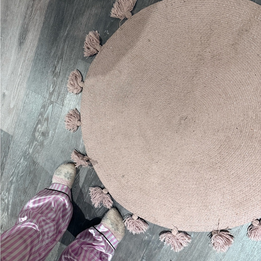 Round Pink Tassel Rug - Picture 3 of 3